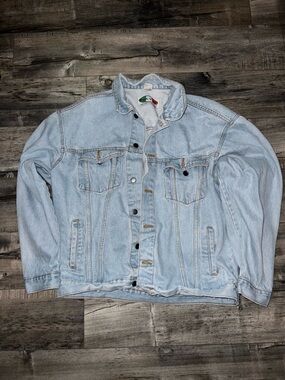 Light Wash Off-Shoulder Denim Jacket